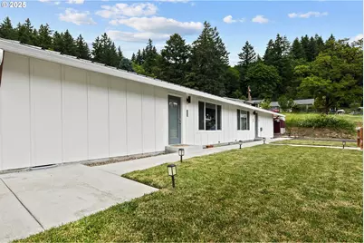 1002 Cedar St, Kalama, WA 98625 - Photo 2