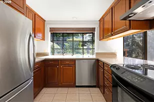 2663 E Wilshire Dr, Eugene, OR 97405 - Photo 24