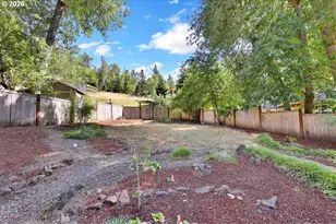 2663 E Wilshire Dr, Eugene, OR 97405 - Photo 8