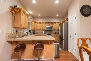 20721 NE Halsey St, Fairview, OR 97024 - Photo 12