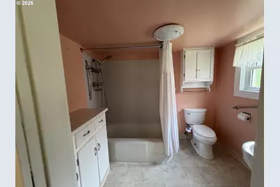 322 W D St, Rainier, OR 97048 - Photo 22