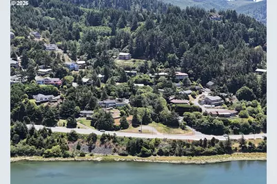 Rogue View Ln, Gold Beach, OR 97444 - Photo 18