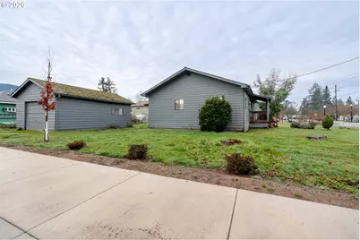 410 SW Broadway St, Mill City, OR 97360 - Photo 24