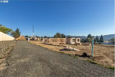 740 SE Hall St, Winston, OR 97496 - Photo 14
