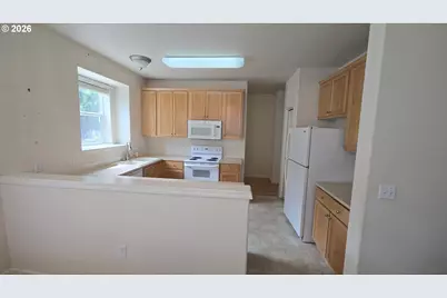 4518 SW 11th St, Gresham, OR 97080 - Photo 8