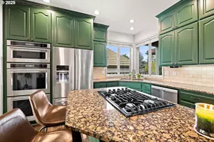 12021 SE Summer Pl, Clackamas, OR 97015 - Photo 10