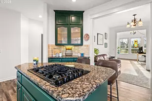 12021 SE Summer Pl, Clackamas, OR 97015 - Photo 8