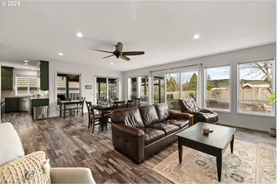 12021 SE Summer Pl, Clackamas, OR 97015 - Photo 16