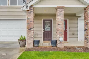 8004 NE 37th Ave, Vancouver, WA 98665 - Photo 2