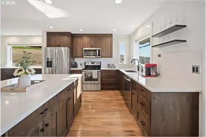 2010 SW Schaeffer Rd, West Linn, OR 97068 - Photo 6