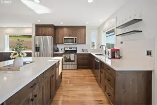 2010 SW Schaeffer Rd, West Linn, OR 97068 - Photo 6