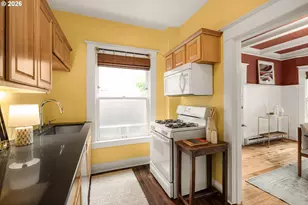 2046 NW Flanders St, Portland, OR 97209 - Photo 14
