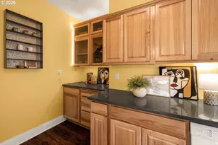 2046 NW Flanders St, Portland, OR 97209 - Photo 16