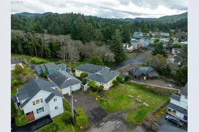 60 SE Cook Ave, Depoe Bay, OR 97341 - Photo 36