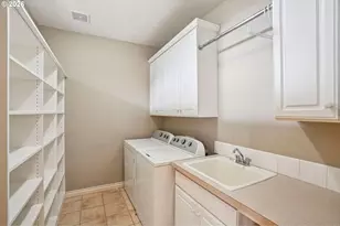 49 Essex Dr, Kelso, WA 98626 - Photo 22
