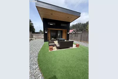 94254 11th St, Gold Beach, OR 97444 - Photo 1