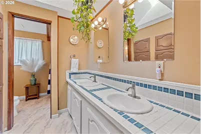 128 NE 12th Ave, Canby, OR 97013 - Photo 32