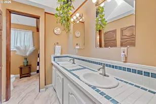 128 NE 12th Ave, Canby, OR 97013 - Photo 32