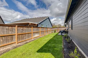 2893 4th St, Hubbard, OR 97032 - Photo 30