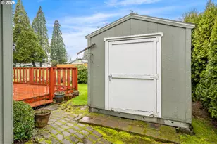 15781 NE Holladay St, Portland, OR 97230 - Photo 24