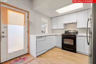 15647 NE Beech St, Portland, OR 97230 - Photo 8