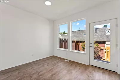 15647 NE Beech St, Portland, OR 97230 - Photo 8