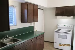 736 5th St, Springfield, OR 97477 - Photo 2