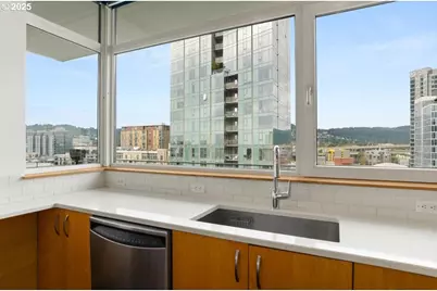 1255 NW 9th Ave #910, Portland, OR 97209 - Photo 10