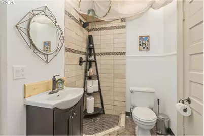 1492 Pearl St, Eugene, OR 97401 - Photo 14