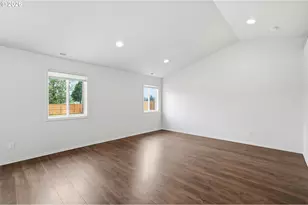 5320 Squirrel St, Springfield, OR 97478 - Photo 6