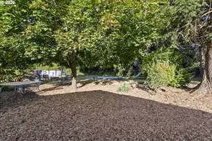 1324 NE Birchaire Ln, Hillsboro, OR 97124 - Photo 34