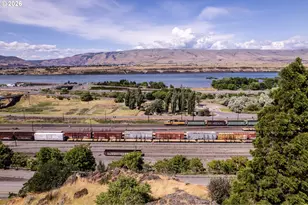 1631 E 9th St, The Dalles, OR 97058 - Photo 2