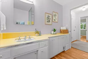 6823 SW Burlingame Ave, Portland, OR 97219 - Photo 22