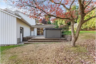 6823 SW Burlingame Ave, Portland, OR 97219 - Photo 38
