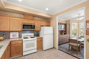 13385 SW Kingston Pl, Tigard, OR 97223 - Photo 12