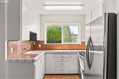 1649 G St, Springfield, OR 97477 - Photo 10