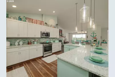 1659 Whispering Pines Dr, Seaside, OR 97138 - Photo 12