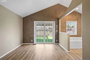 5792 E St, Springfield, OR 97478 - Photo 16