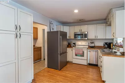 314 S Cedar St, Drain, OR 97435 - Photo 12