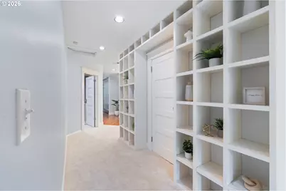2328 SW Broadway Dr, Portland, OR 97201 - Photo 32