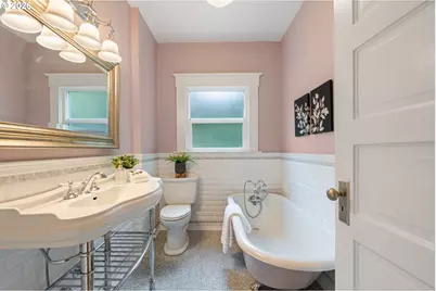 2328 SW Broadway Dr, Portland, OR 97201 - Photo 20