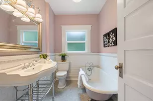 2328 SW Broadway Dr, Portland, OR 97201 - Photo 20