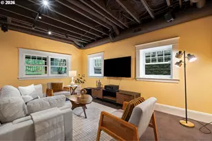 2328 SW Broadway Dr, Portland, OR 97201 - Photo 34
