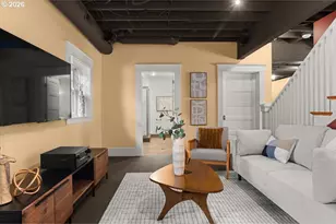 2328 SW Broadway Dr, Portland, OR 97201 - Photo 32