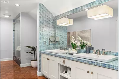 2328 SW Broadway Dr, Portland, OR 97201 - Photo 22