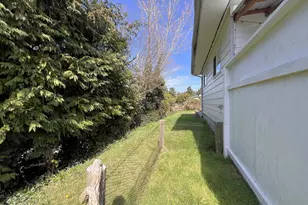 1092 Lewis St, North Bend, OR 97459 - Photo 32