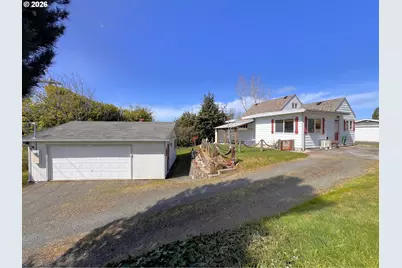1092 Lewis St, North Bend, OR 97459 - Photo 1