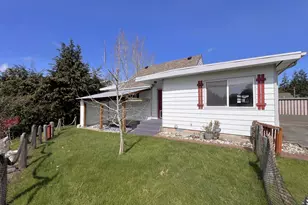 1092 Lewis St, North Bend, OR 97459 - Photo 2