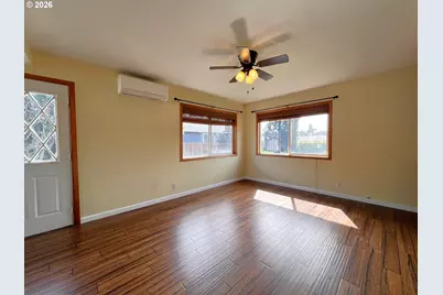 1092 Lewis St, North Bend, OR 97459 - Photo 8