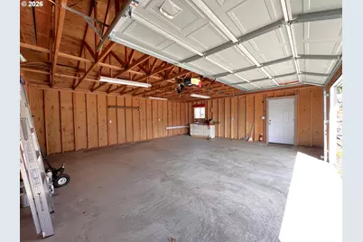 1092 Lewis St, North Bend, OR 97459 - Photo 34